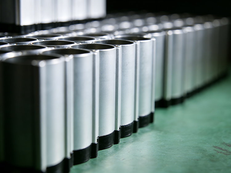 Customized Cylinder: From Modification to Customization Customized Cylinder: From Modification to Customization